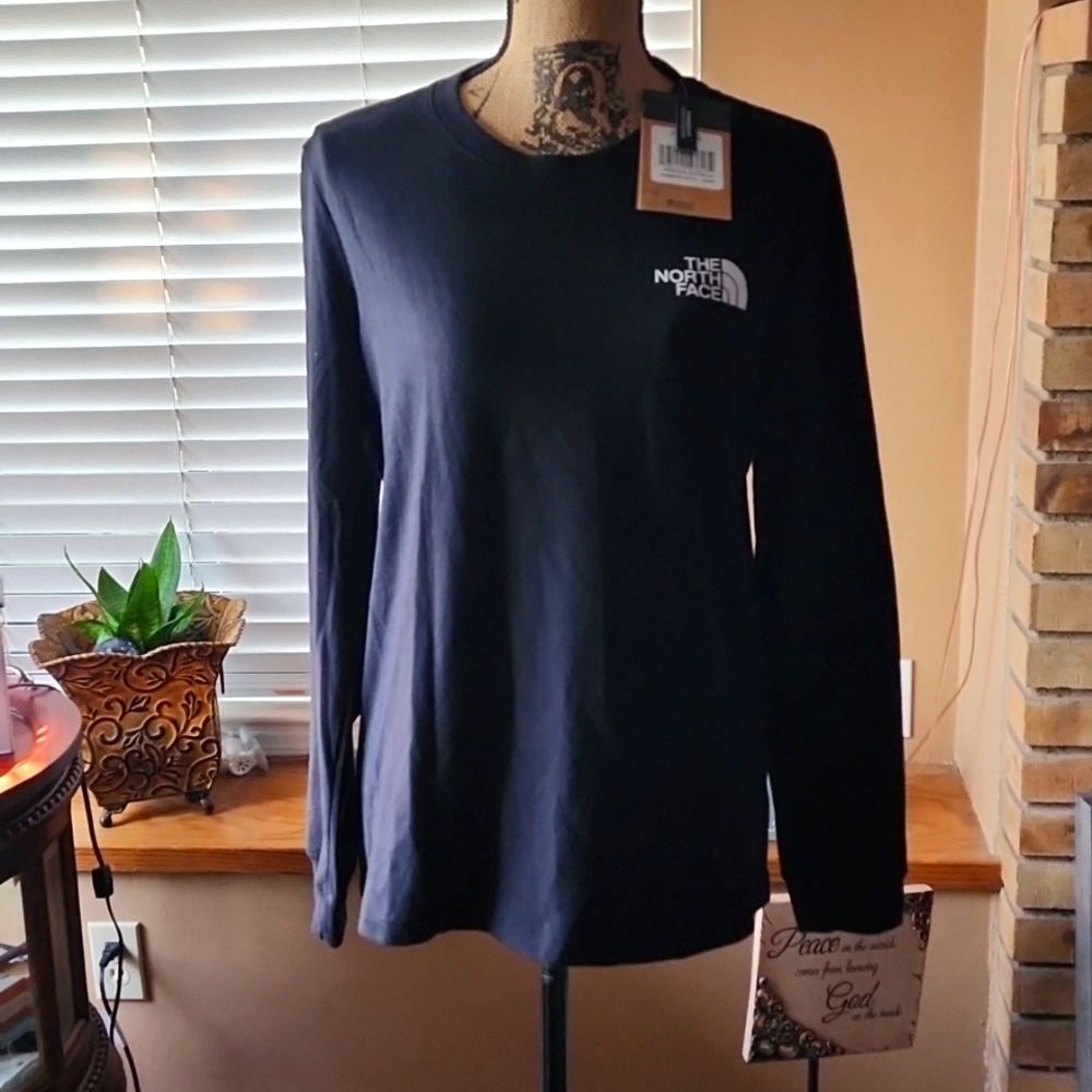 The North Face Long Sleeve Women's Shirt NWT